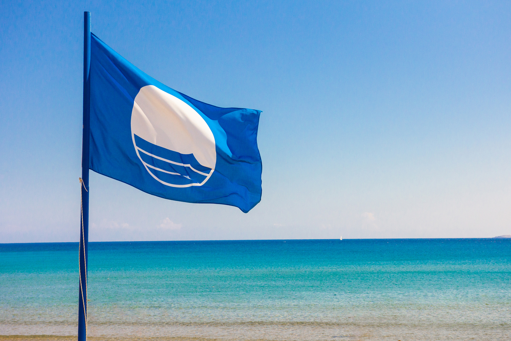 Las playas de Ostende y Oriñón renuevan la Bandera Azul 2022 
